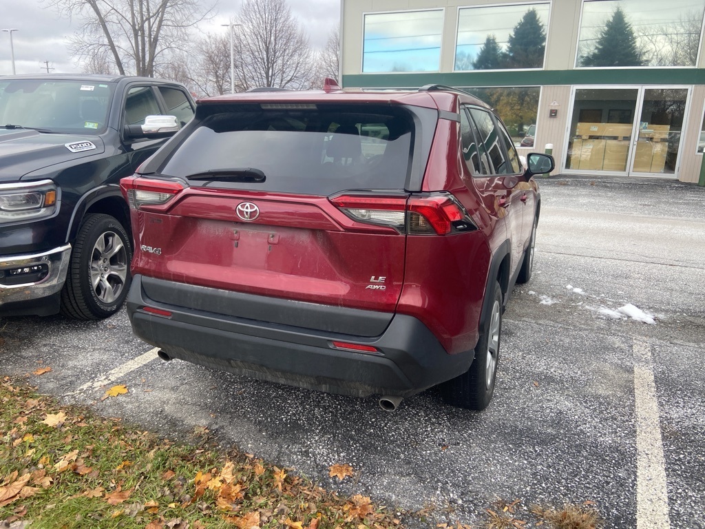 2019 Toyota RAV4 LE - Photo 5