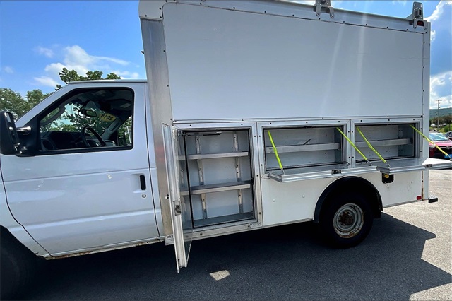 2018 Ford E-350SD Base - Photo 15