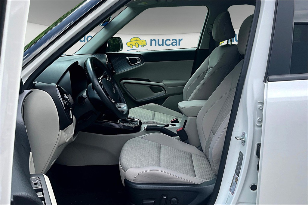 2023 Kia Soul EX - Photo 12