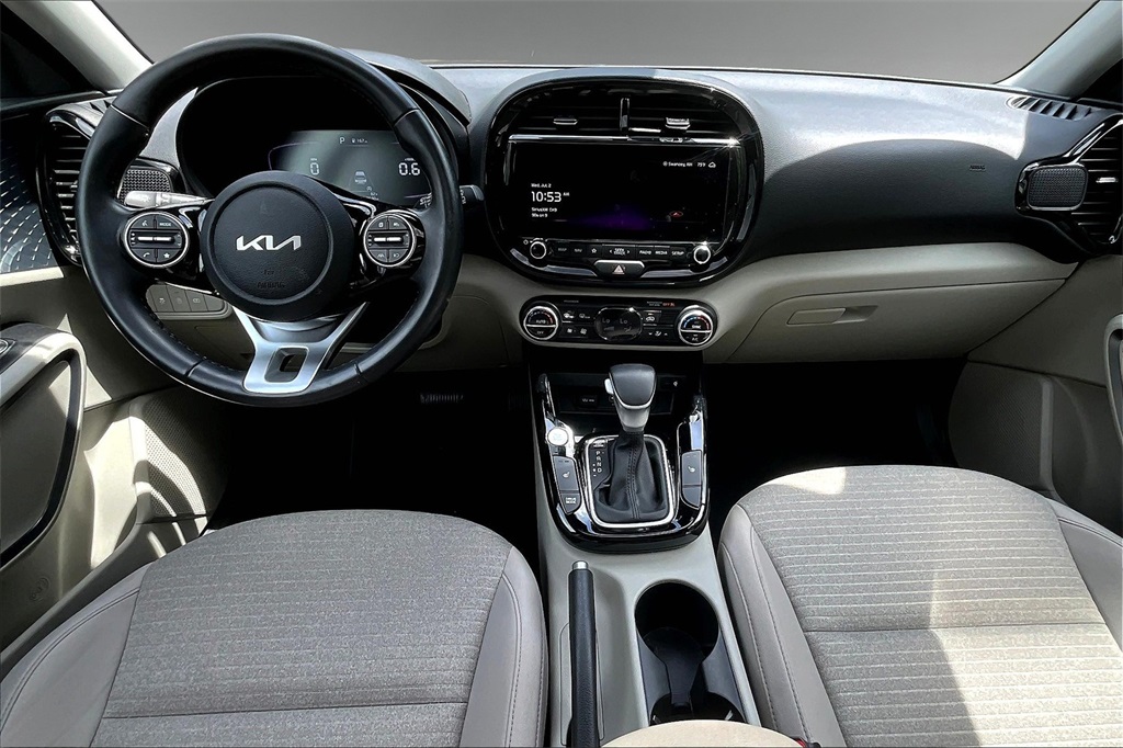 2023 Kia Soul EX - Photo 17