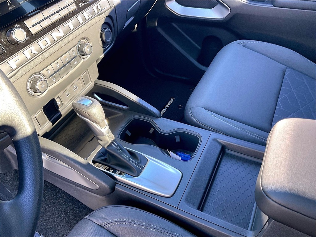 2025 Nissan Frontier SV - Photo 19