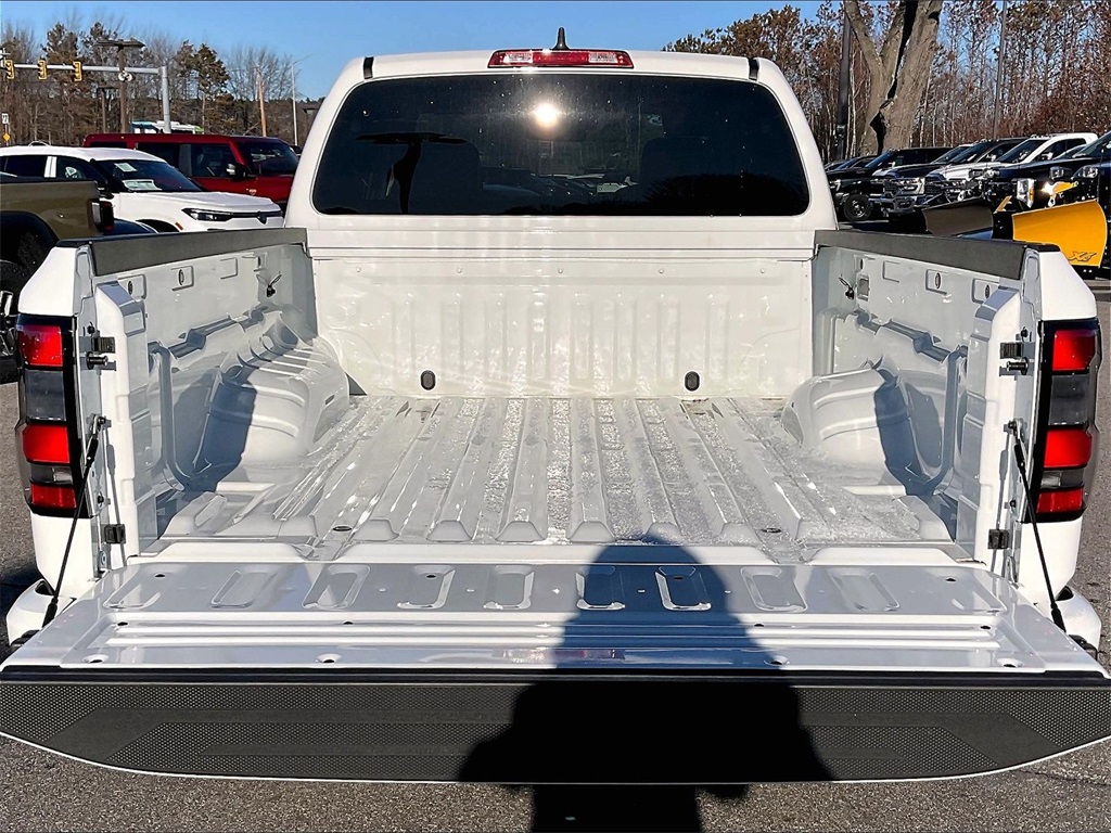 2025 Nissan Frontier SV - Photo 31