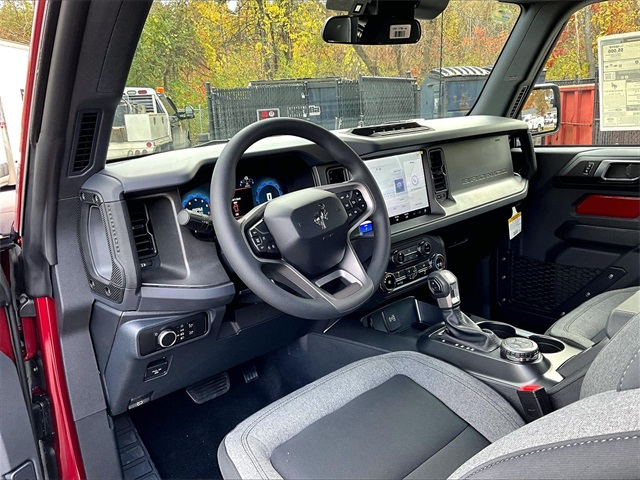 2025 Ford Bronco Base - Photo 7