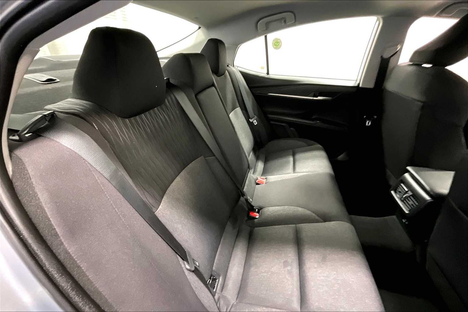 2025 Toyota Camry LE - Photo 16