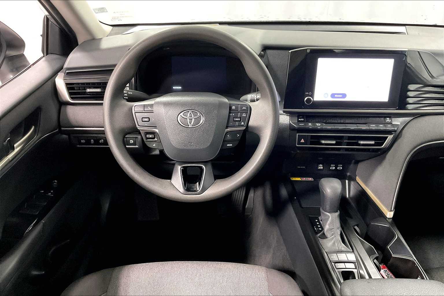 2025 Toyota Camry LE - Photo 17