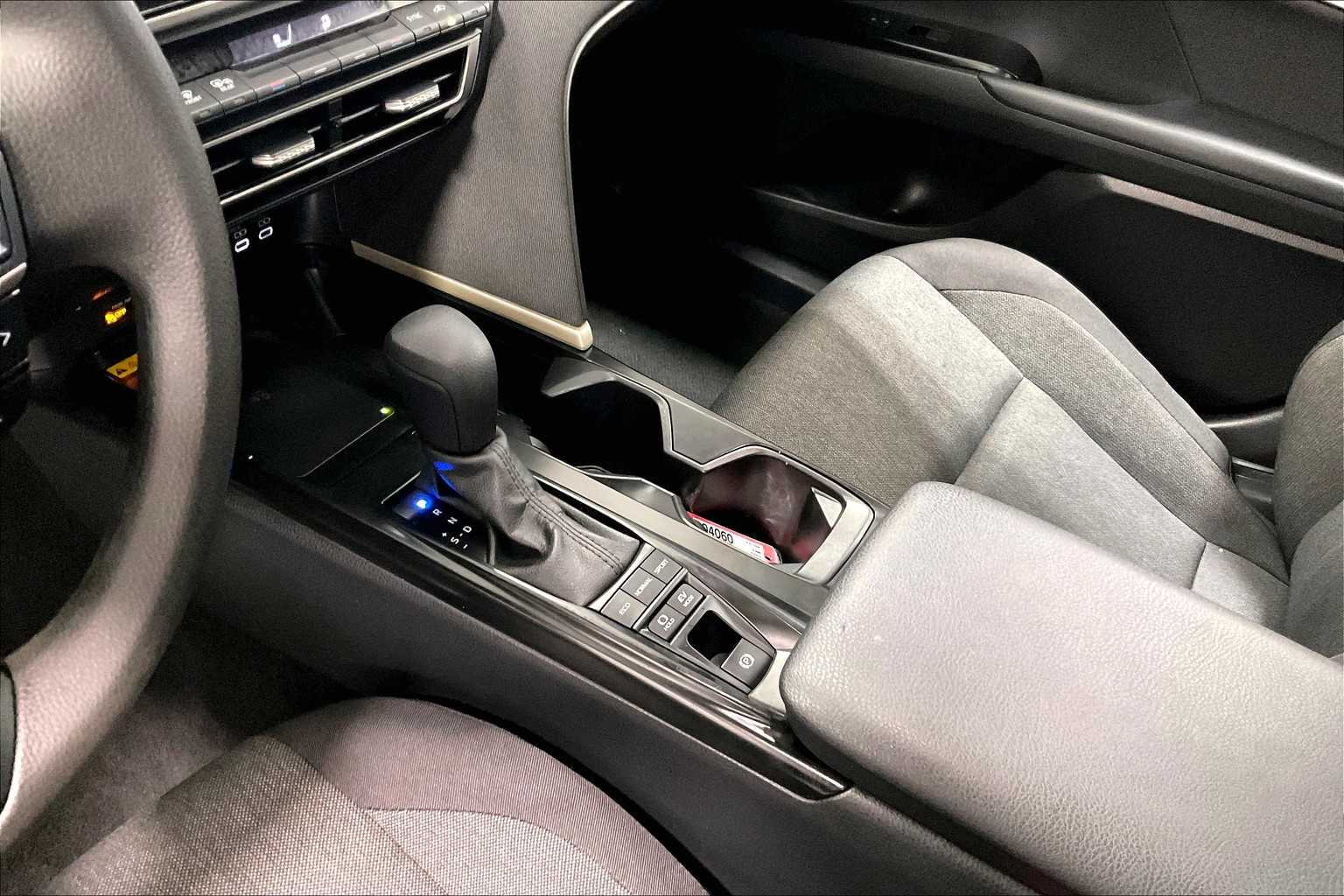 2025 Toyota Camry LE - Photo 20