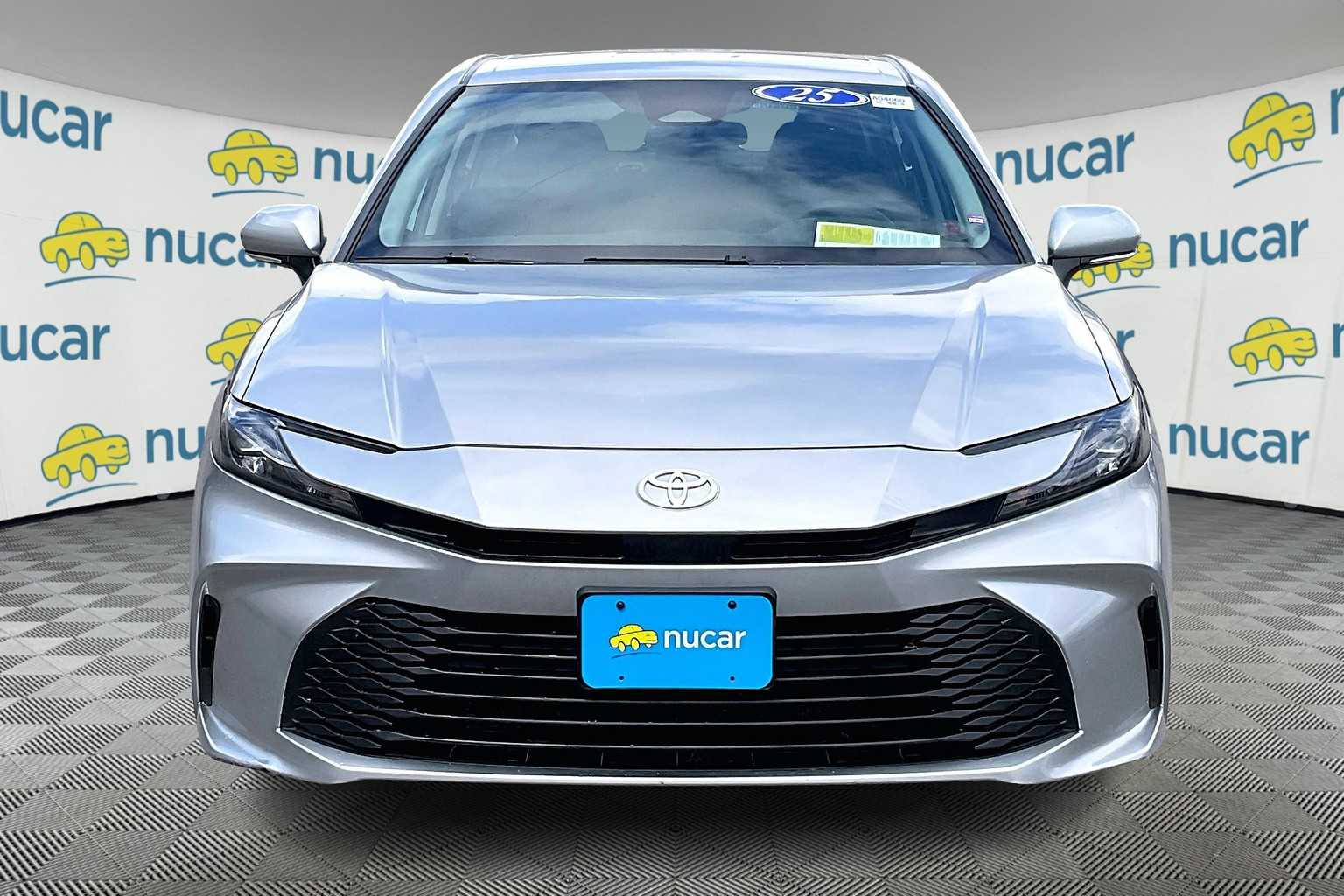 2025 Toyota Camry LE - Photo 2