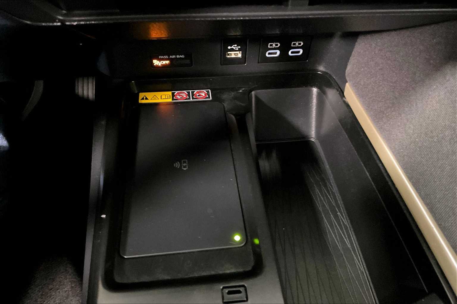 2025 Toyota Camry LE - Photo 26