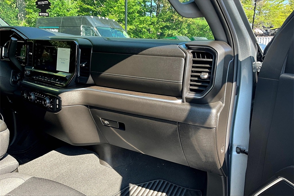 2024 Chevrolet Silverado 1500 LT - Photo 13