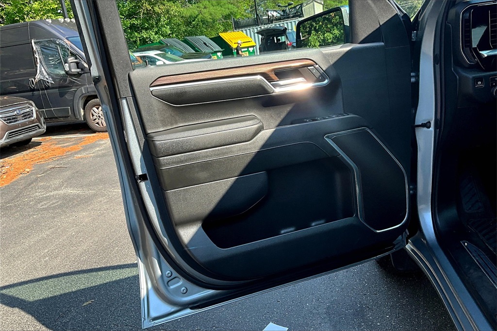 2024 Chevrolet Silverado 1500 LT - Photo 9
