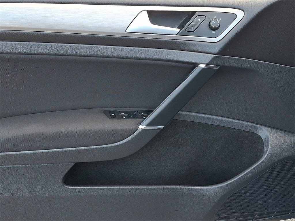 2017 Volkswagen Golf SportWagen S - Photo 13
