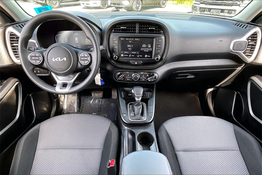 2023 Kia Soul LX - Photo 20