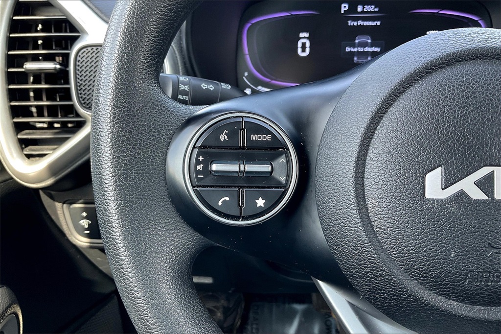 2023 Kia Soul LX - Photo 21