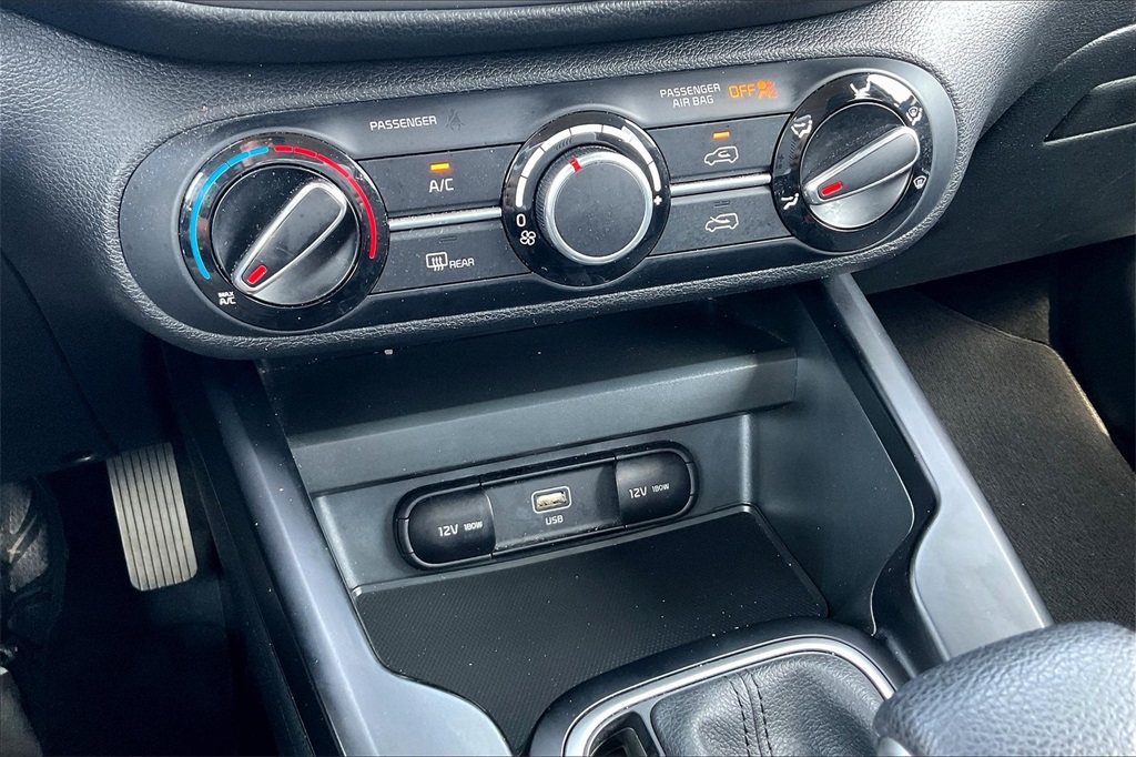 2023 Kia Soul LX - Photo 24
