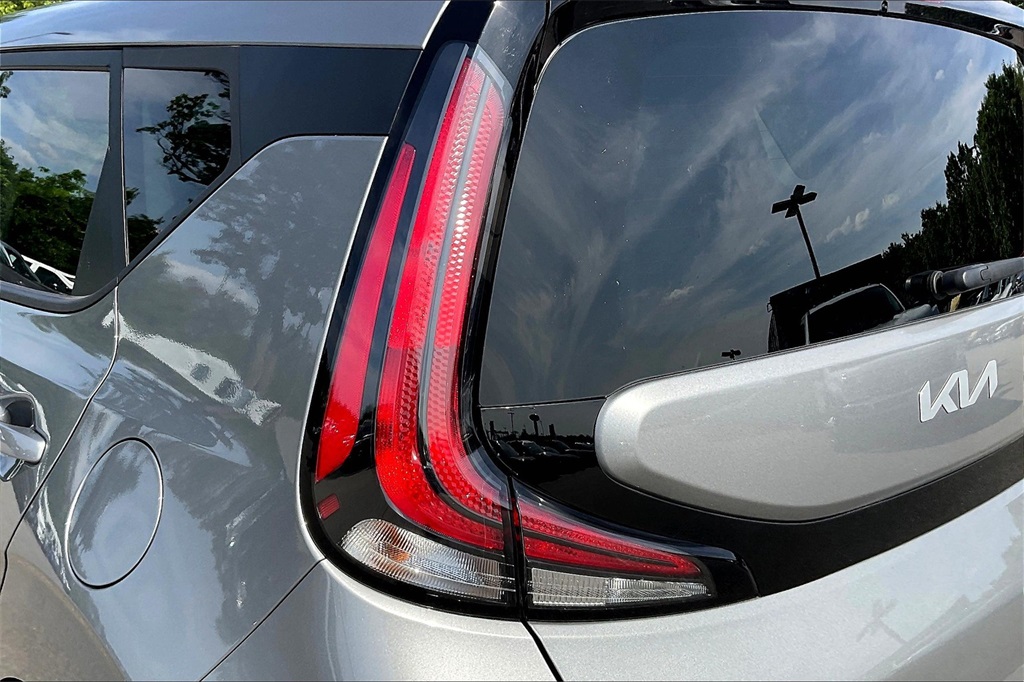 2023 Kia Soul LX - Photo 28
