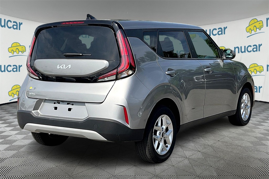 2023 Kia Soul LX - Photo 6