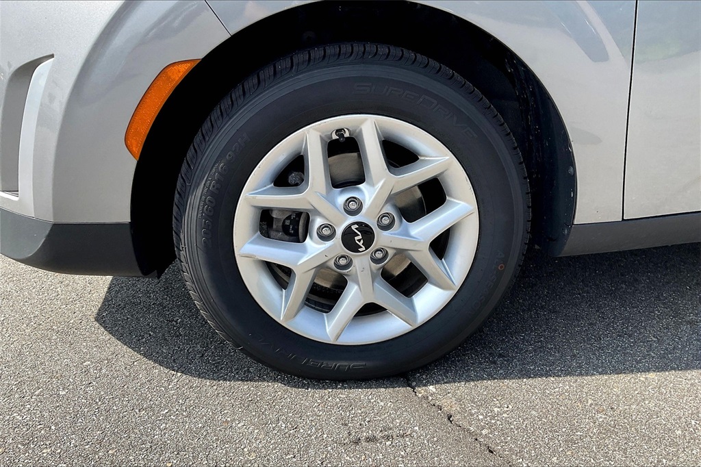 2023 Kia Soul LX - Photo 7