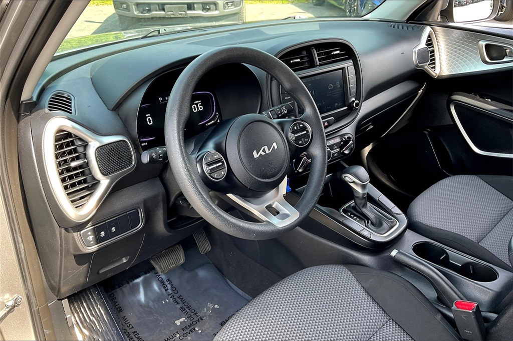 2023 Kia Soul LX - Photo 8