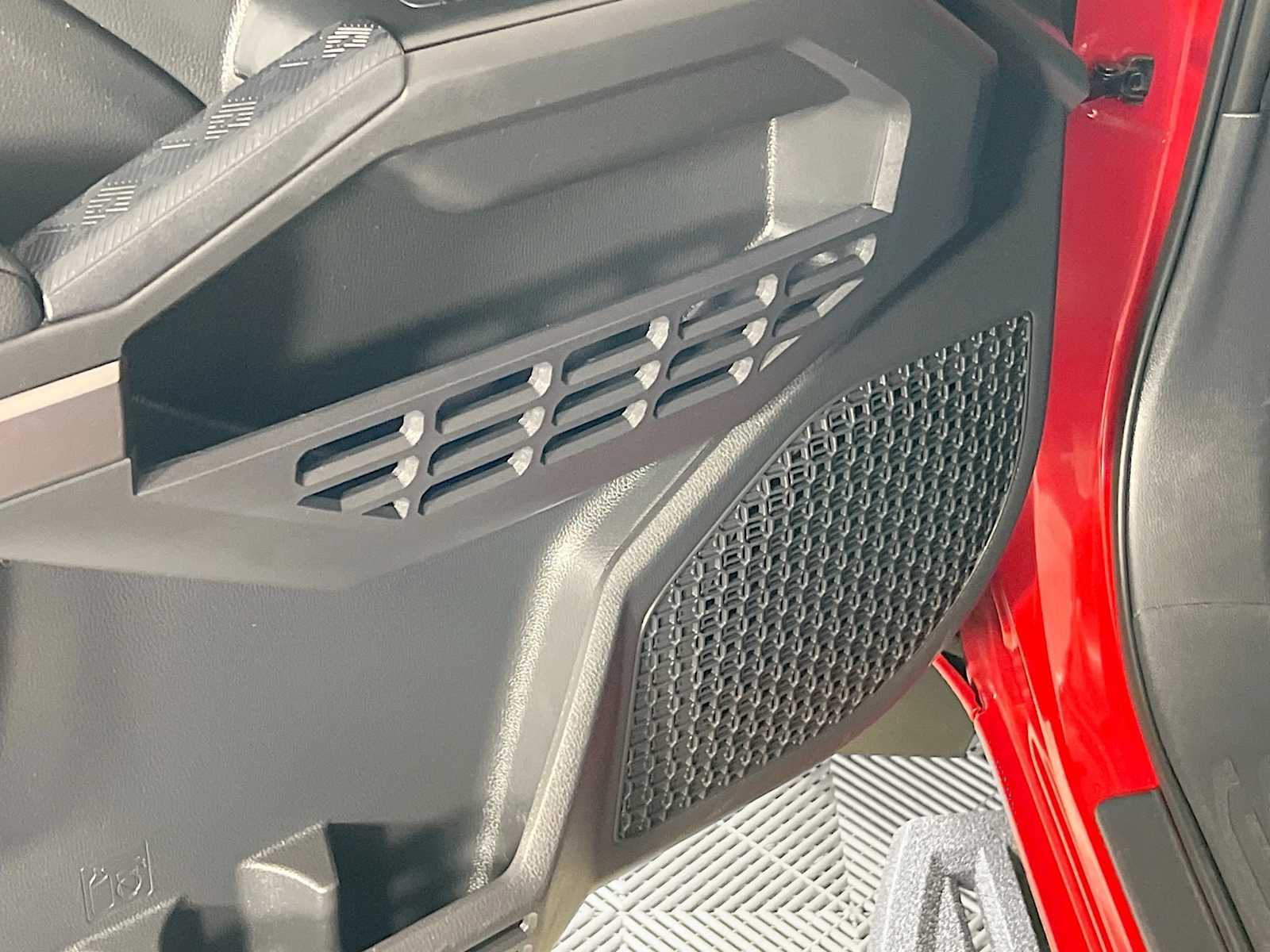 2024 Toyota Tacoma SR5 - Photo 18