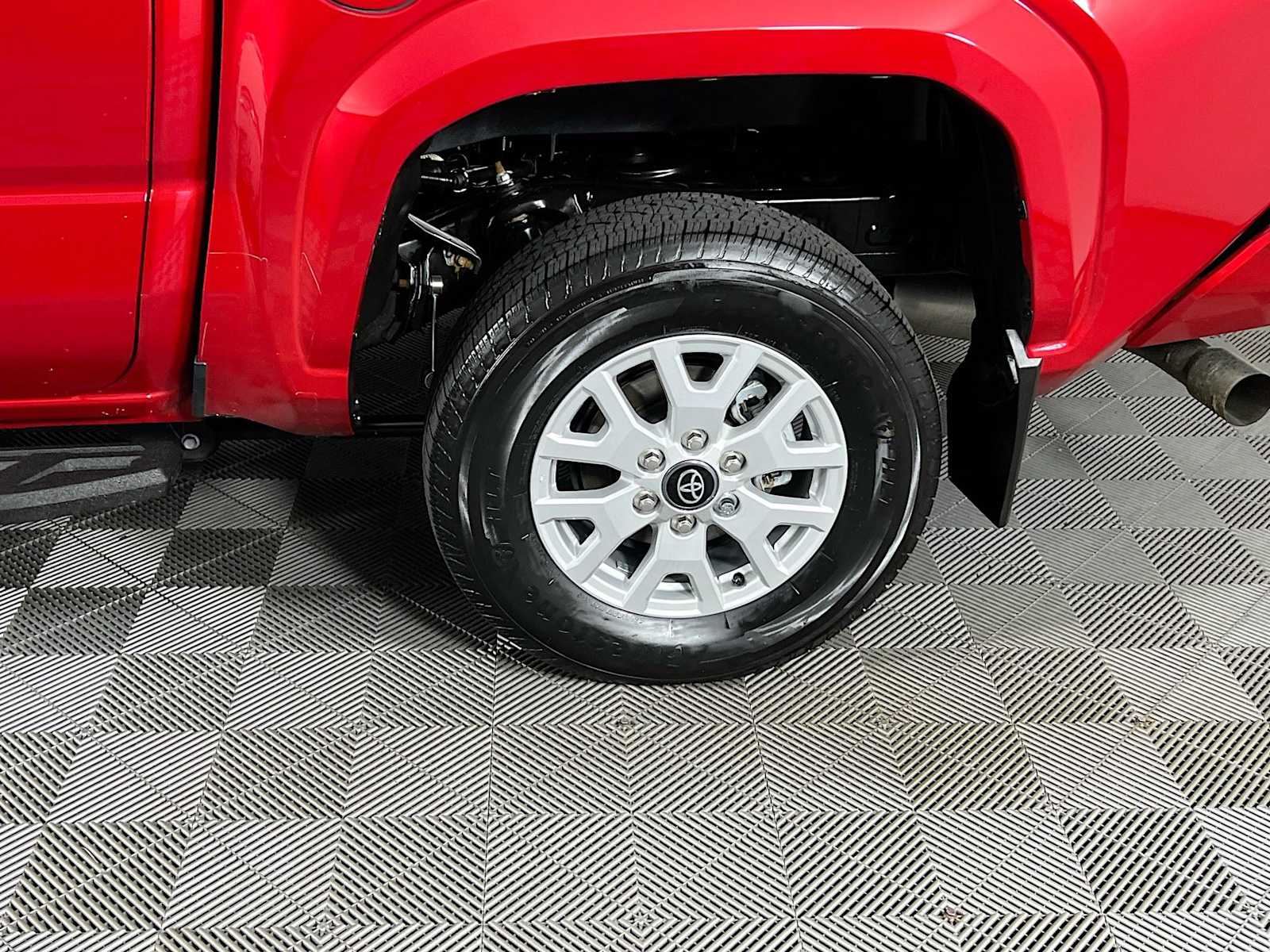 2024 Toyota Tacoma SR5 - Photo 30