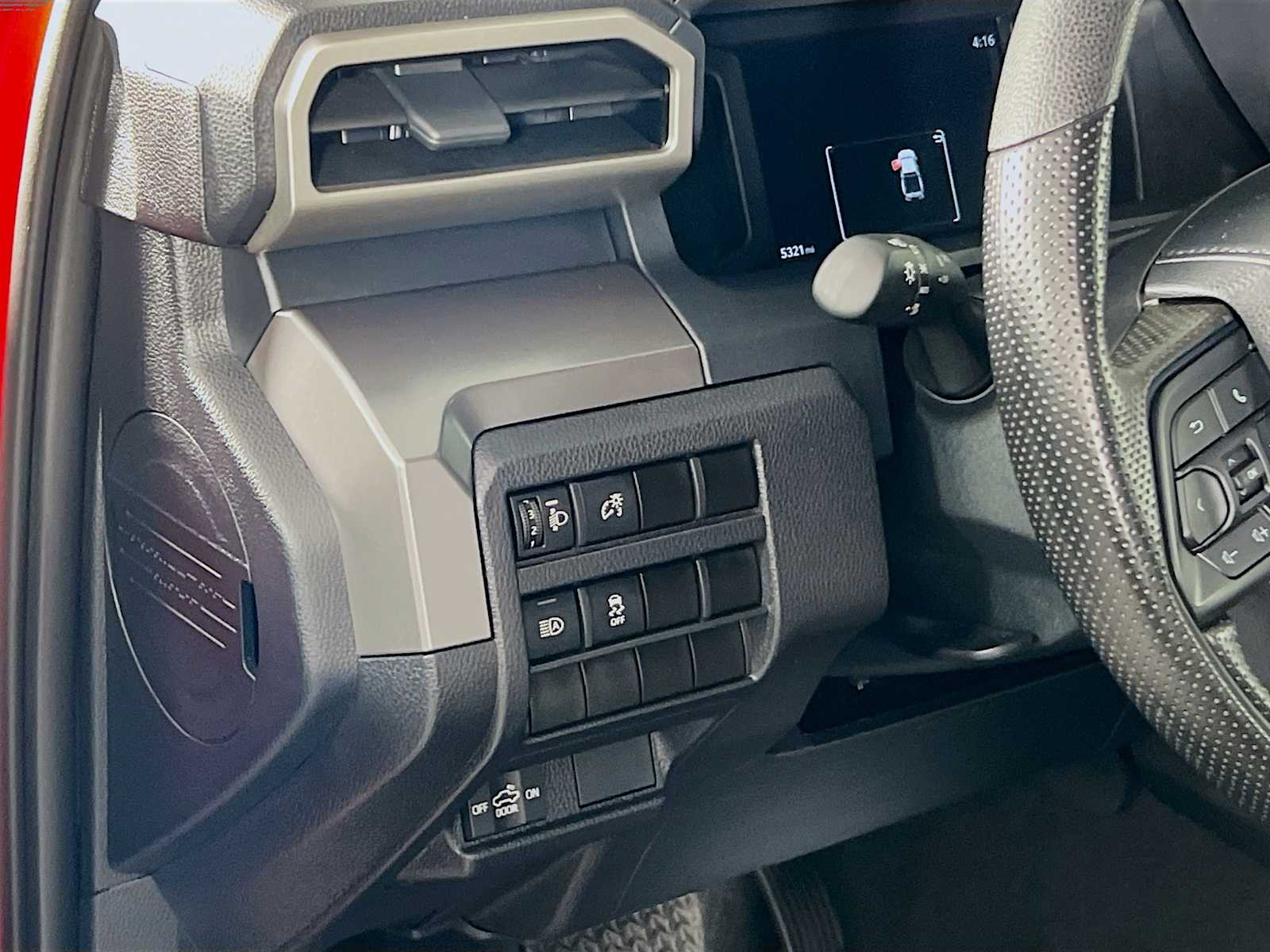 2024 Toyota Tacoma SR5 - Photo 10
