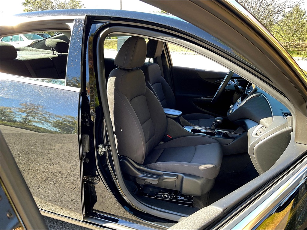 2023 Chevrolet Malibu LT - Photo 11