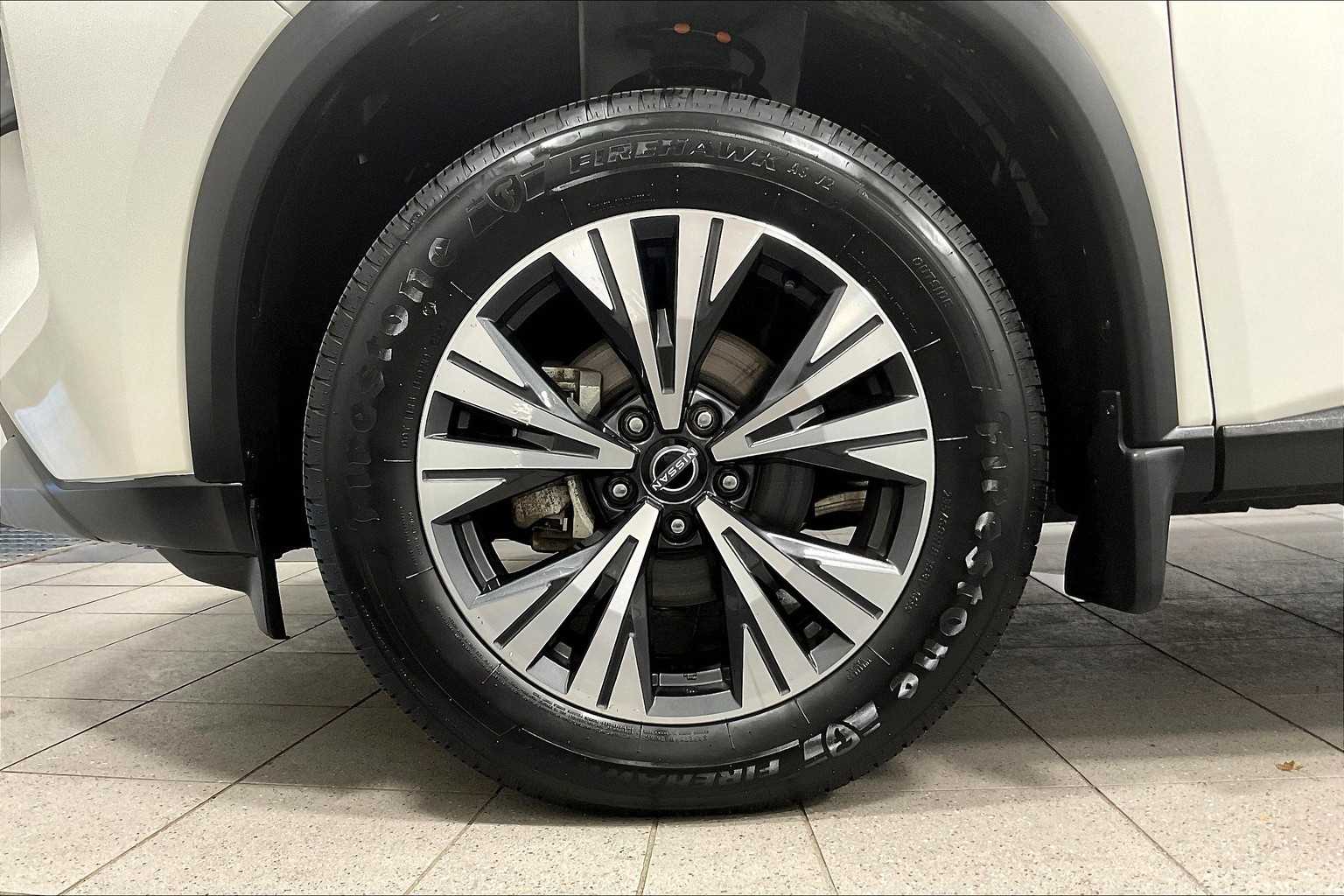 2023 Nissan Rogue SV - Photo 7