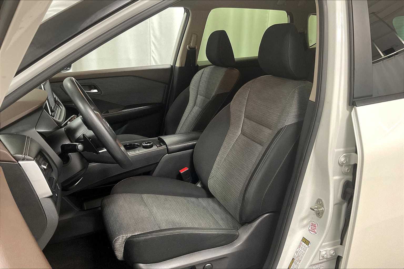 2023 Nissan Rogue SV - Photo 10