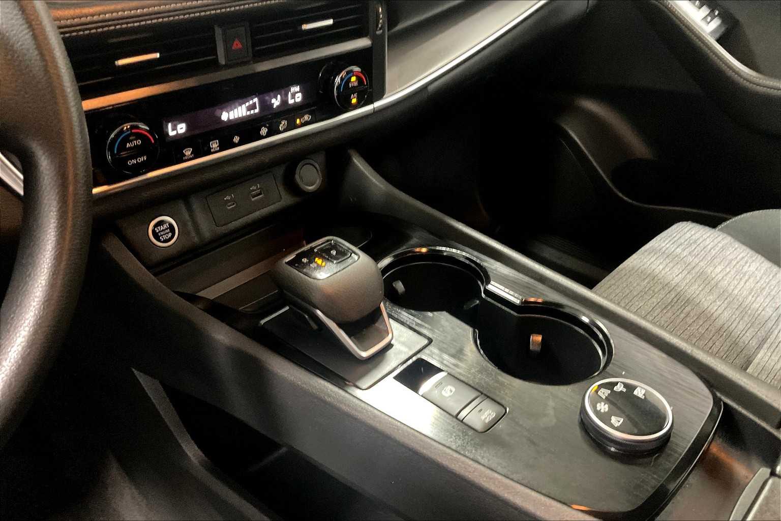 2023 Nissan Rogue SV - Photo 21