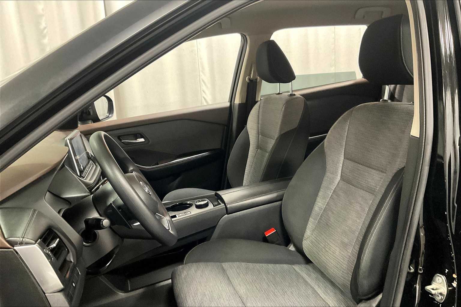 2023 Nissan Rogue SV - Photo 10
