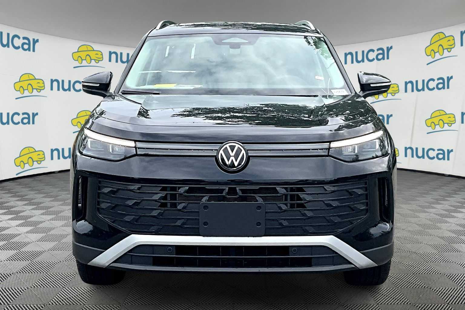 2025 Volkswagen Tiguan SE - Photo 3