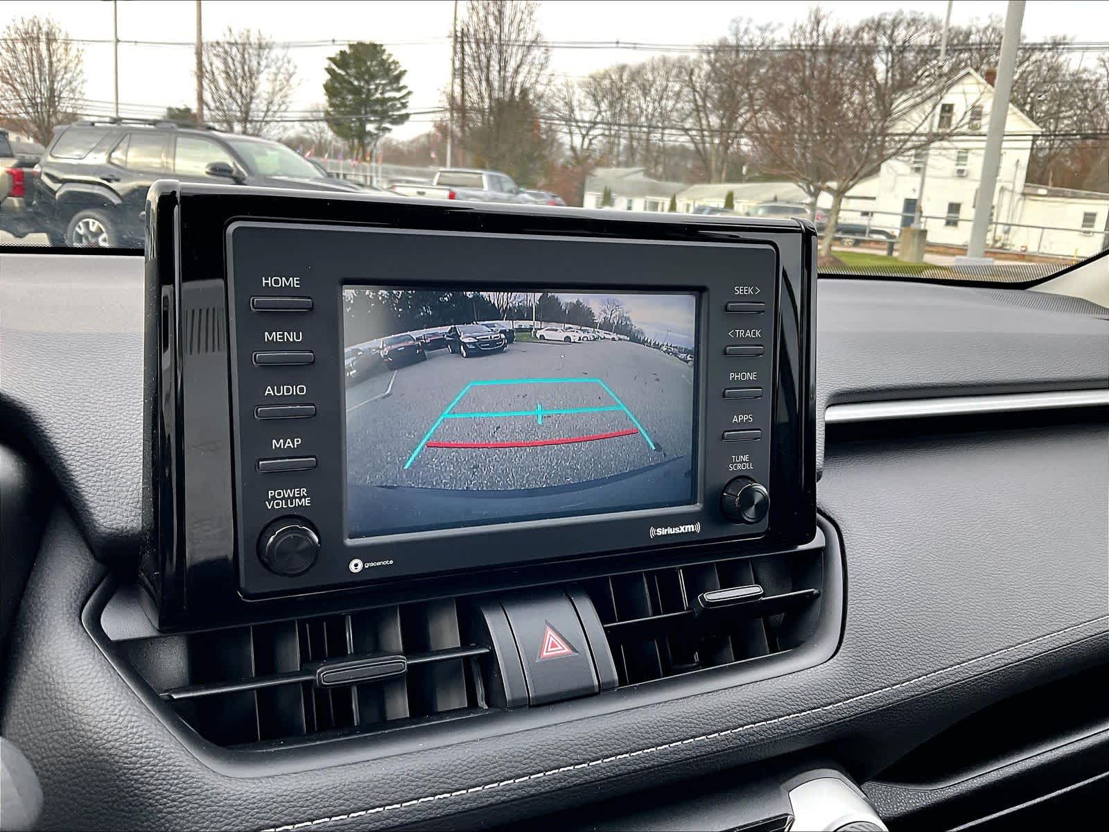 2022 Toyota RAV4 LE - Photo 19