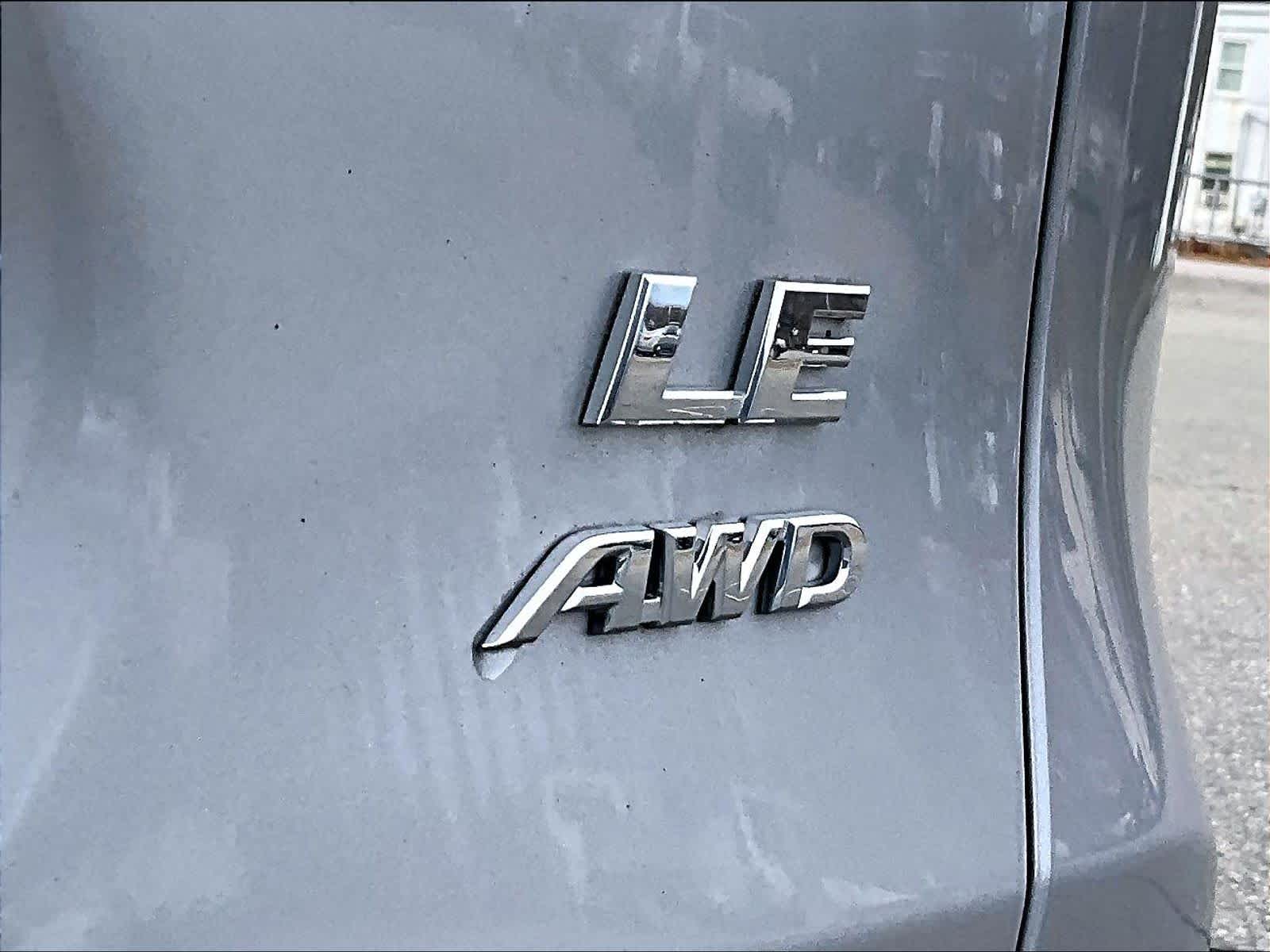 2022 Toyota RAV4 LE - Photo 29