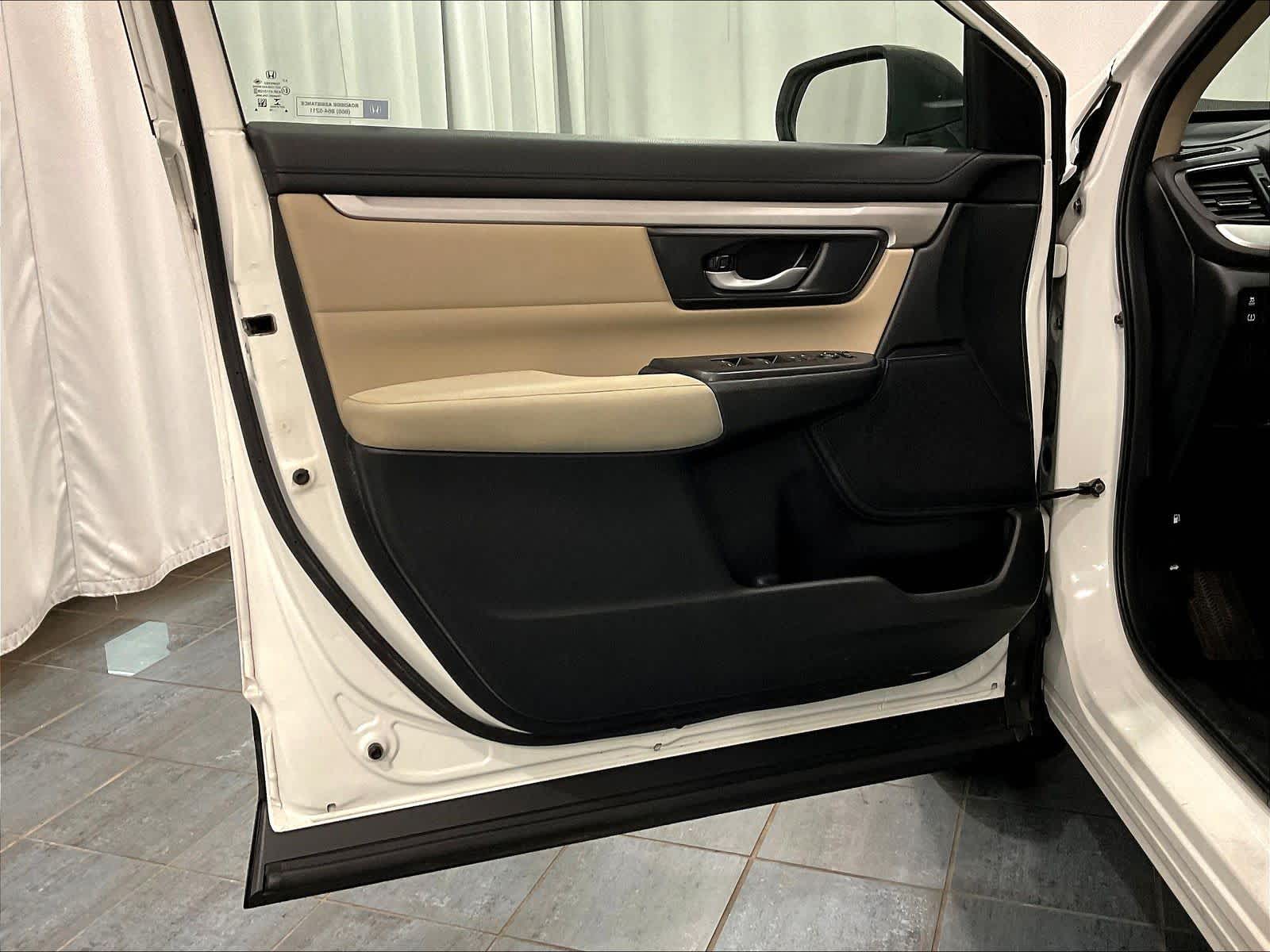 2018 Honda CR-V LX - Photo 9