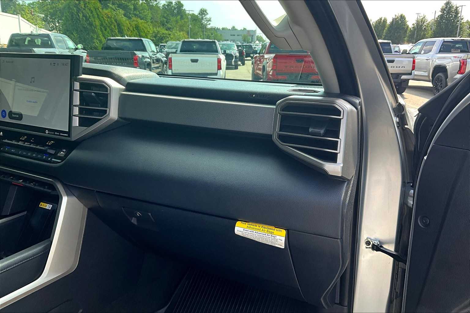 2024 Toyota Tundra Limited - Photo 13