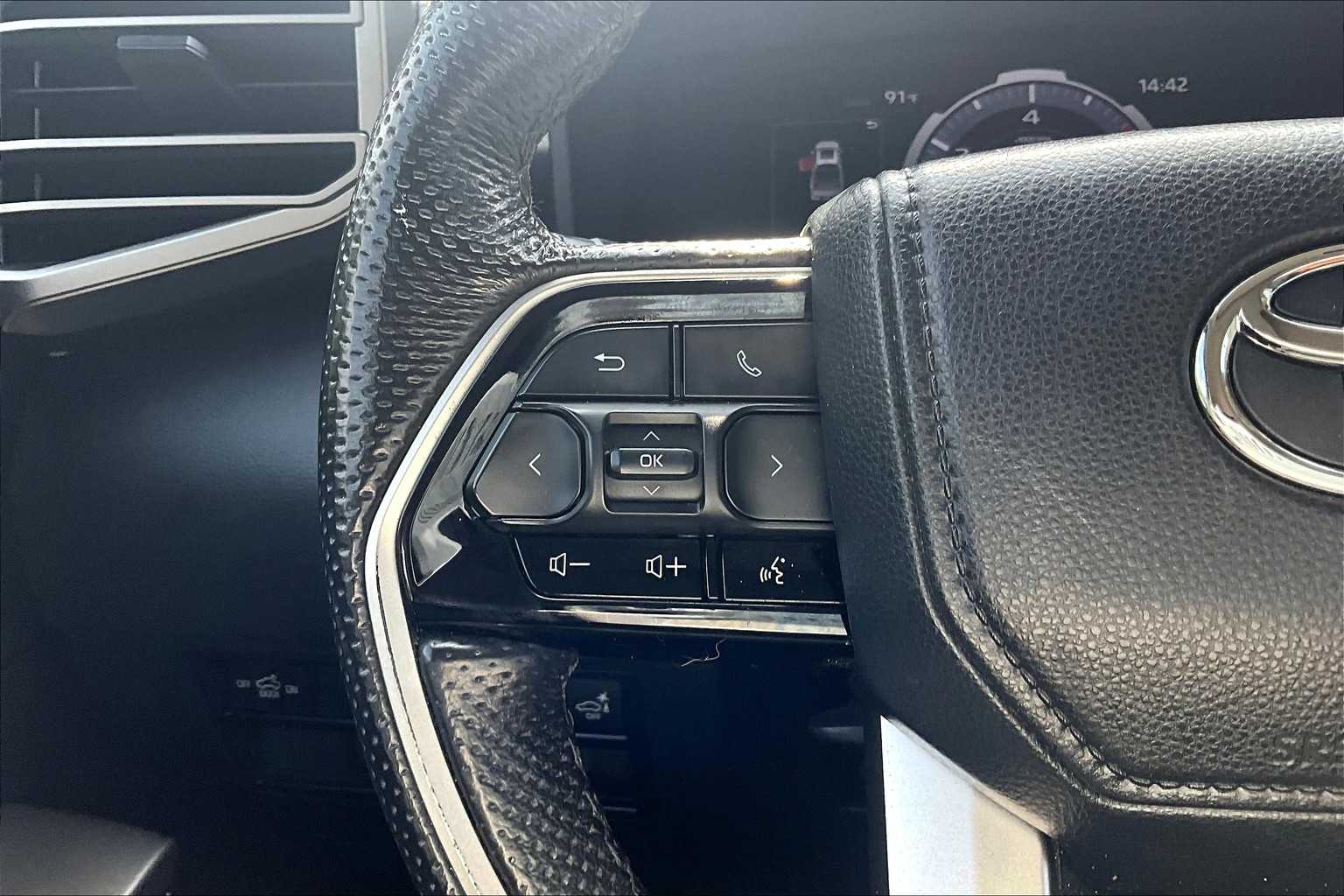 2024 Toyota Tundra Limited - Photo 23