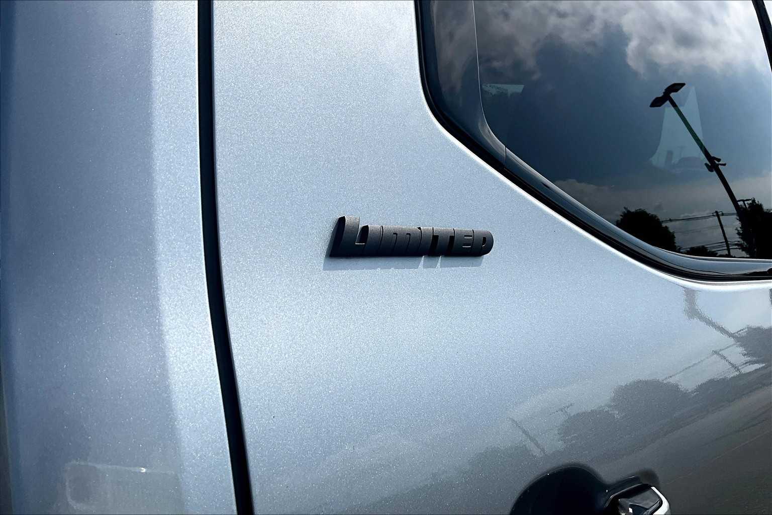 2024 Toyota Tundra Limited - Photo 29