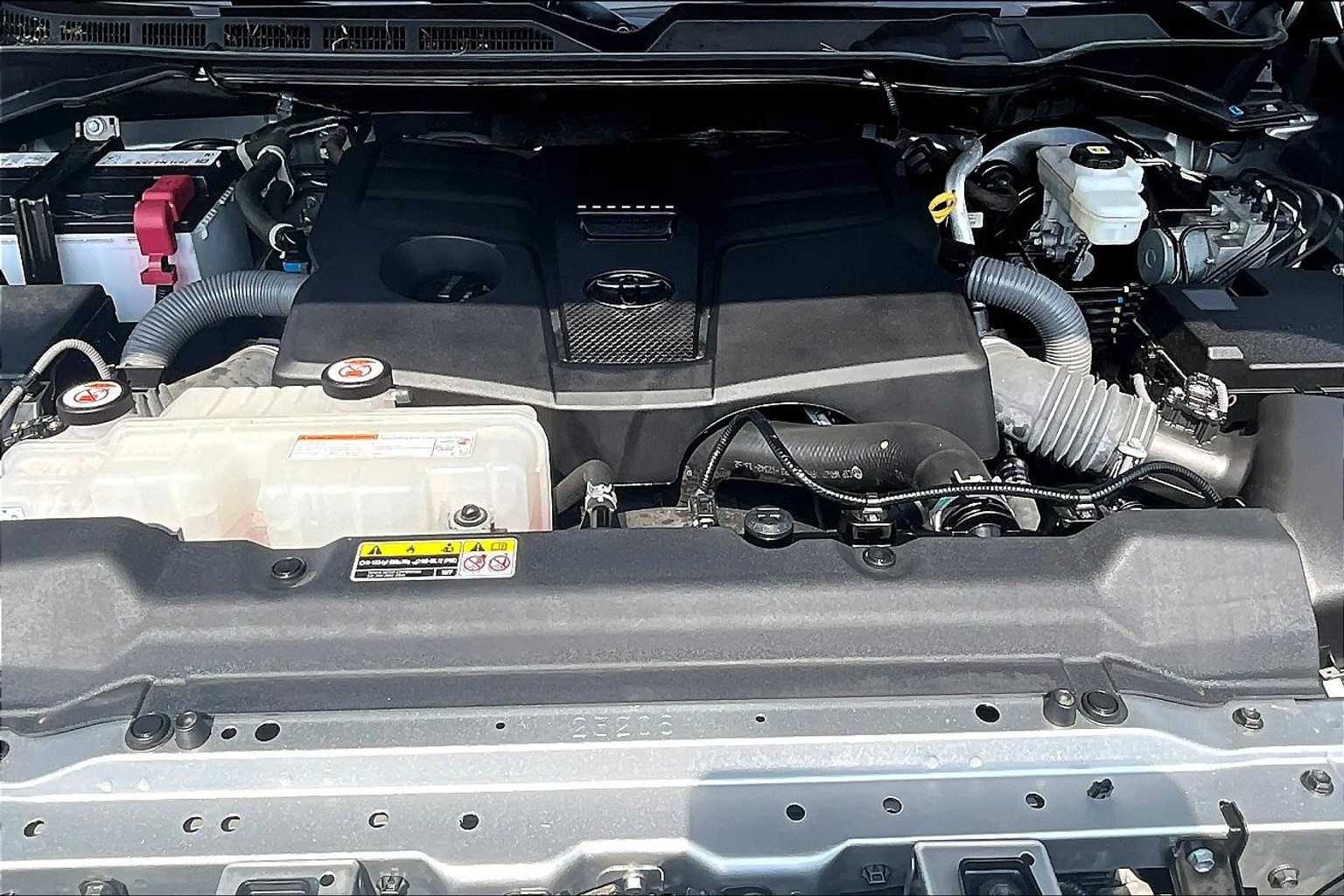 2024 Toyota Tundra Limited - Photo 30