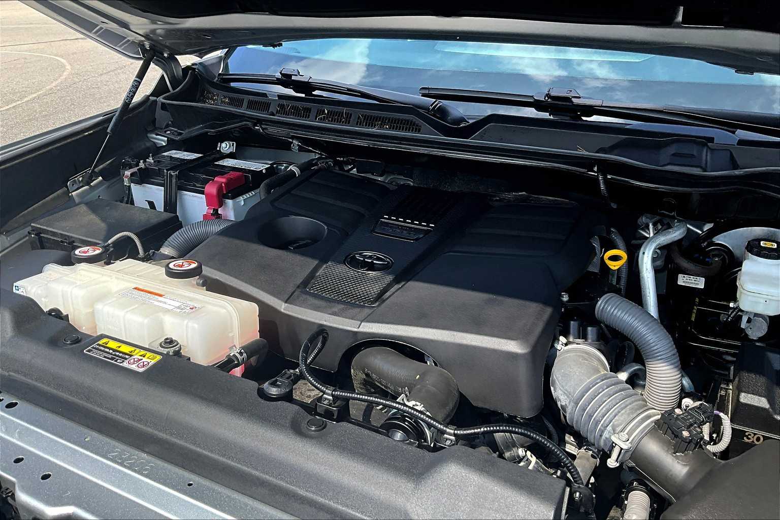2024 Toyota Tundra Limited - Photo 36