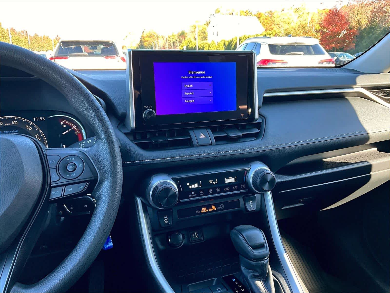 2024 Toyota RAV4 LE - Photo 18