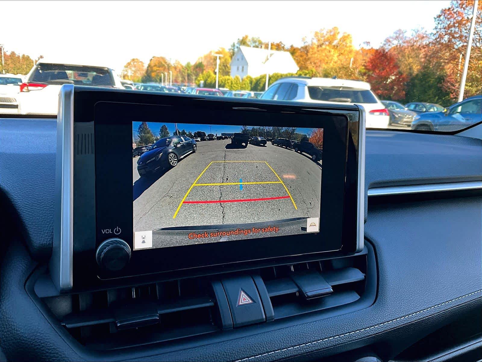 2024 Toyota RAV4 LE - Photo 19