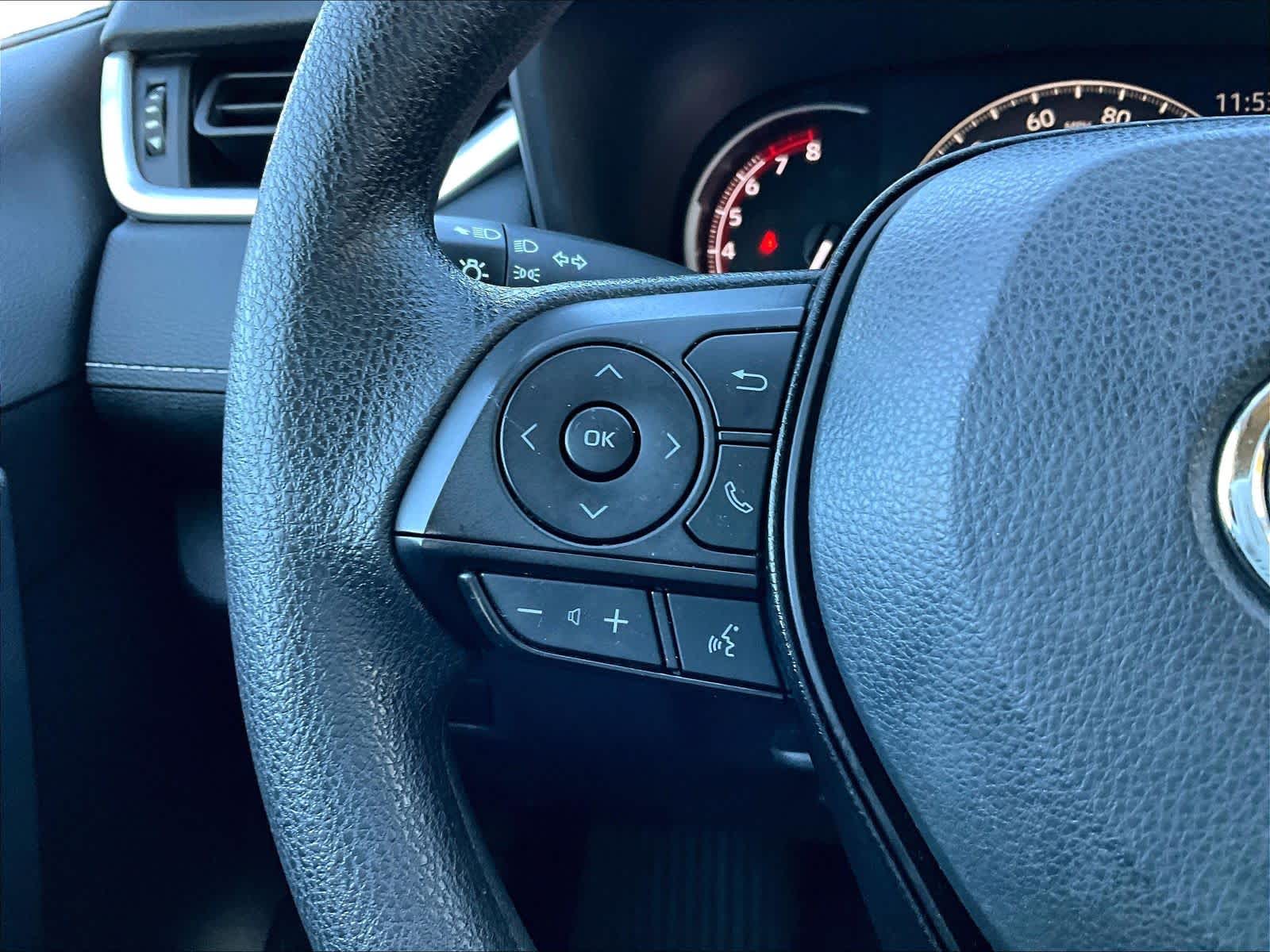 2024 Toyota RAV4 LE - Photo 23