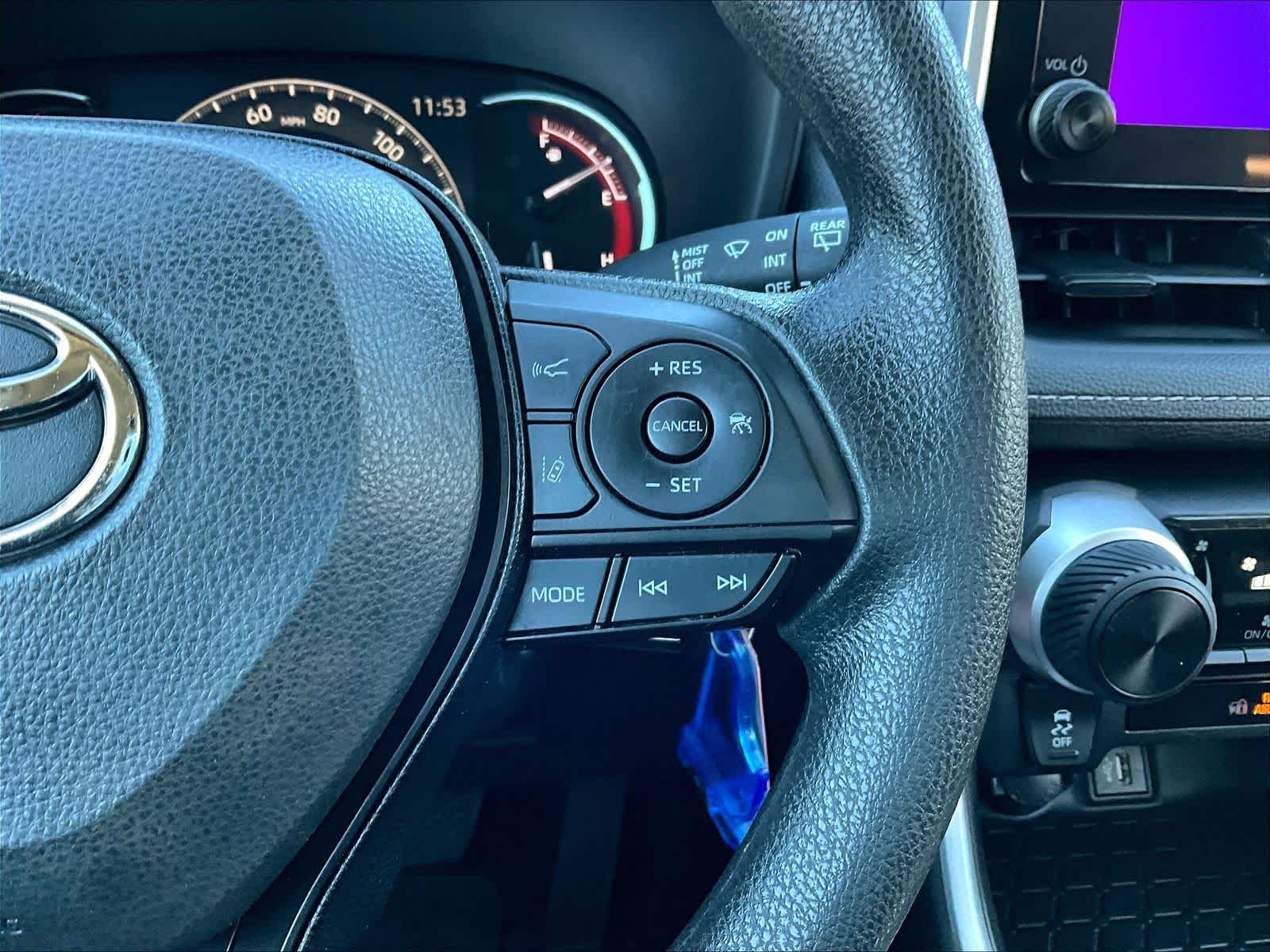 2024 Toyota RAV4 LE - Photo 24