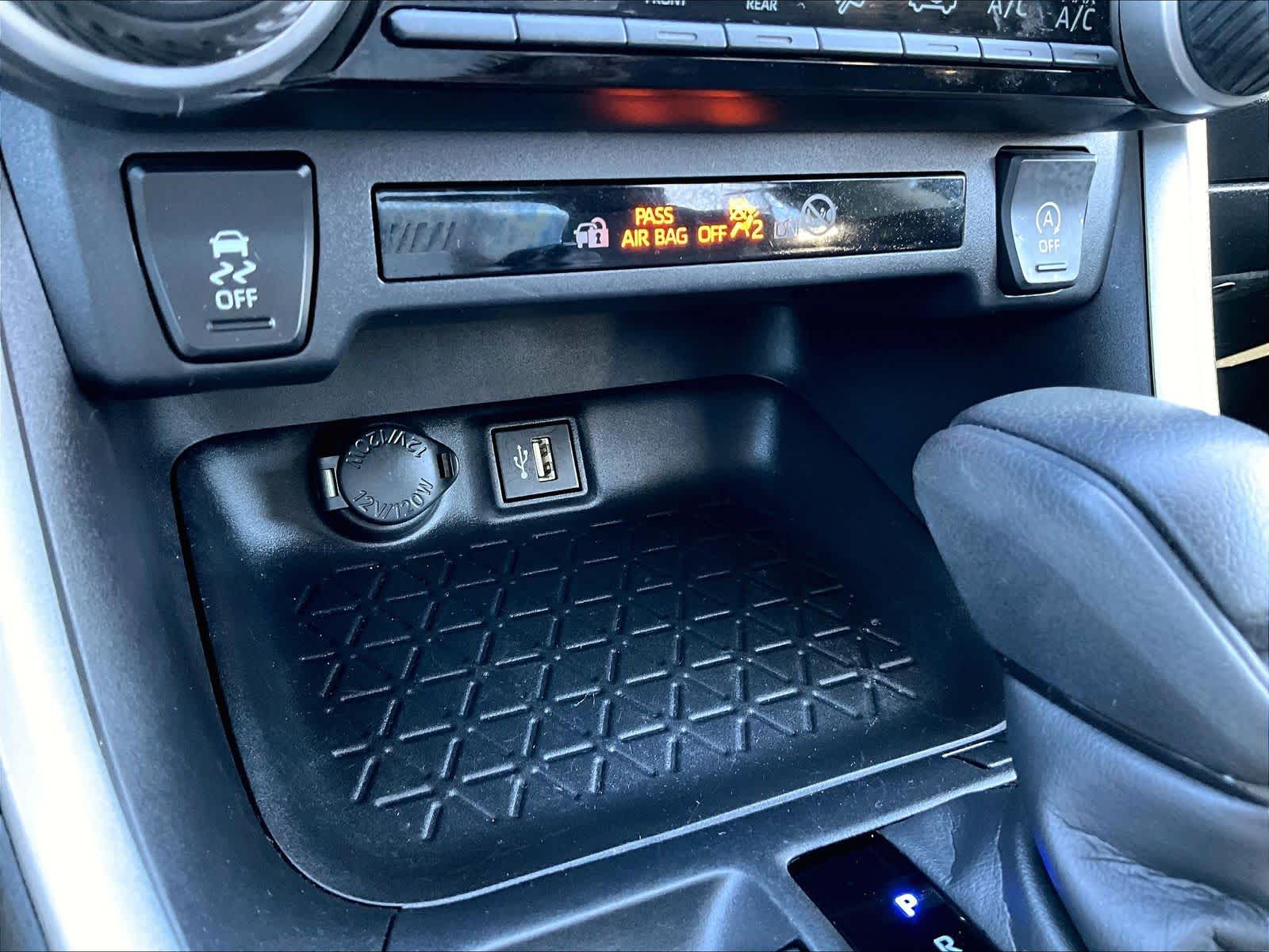 2024 Toyota RAV4 LE - Photo 27