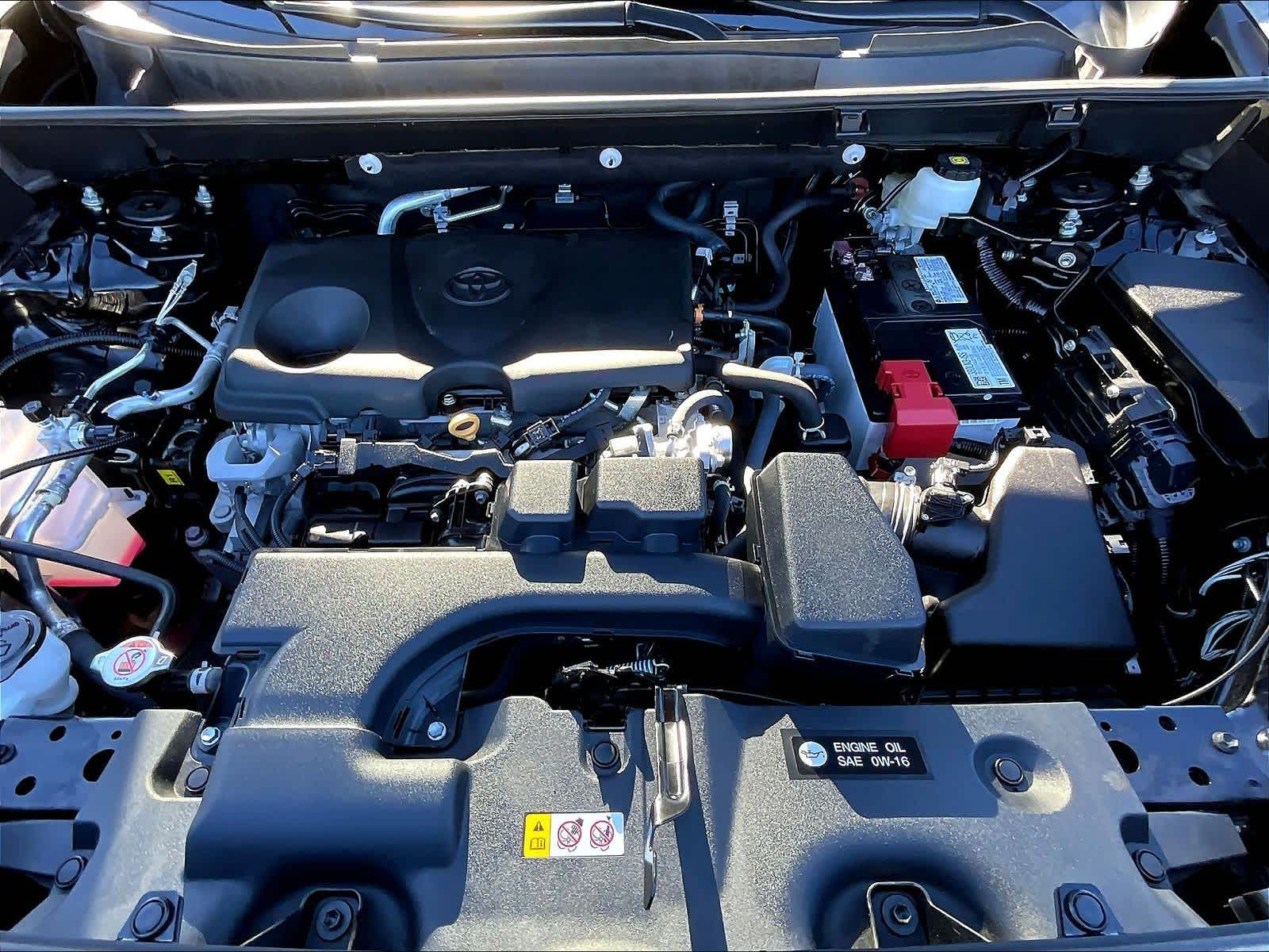 2024 Toyota RAV4 LE - Photo 30