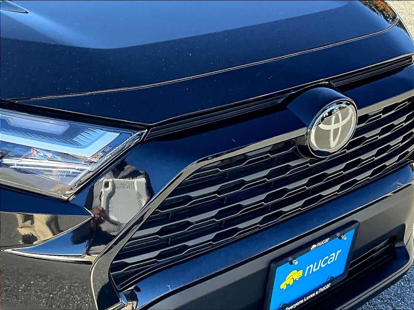 2024 Toyota RAV4 LE - Photo 32