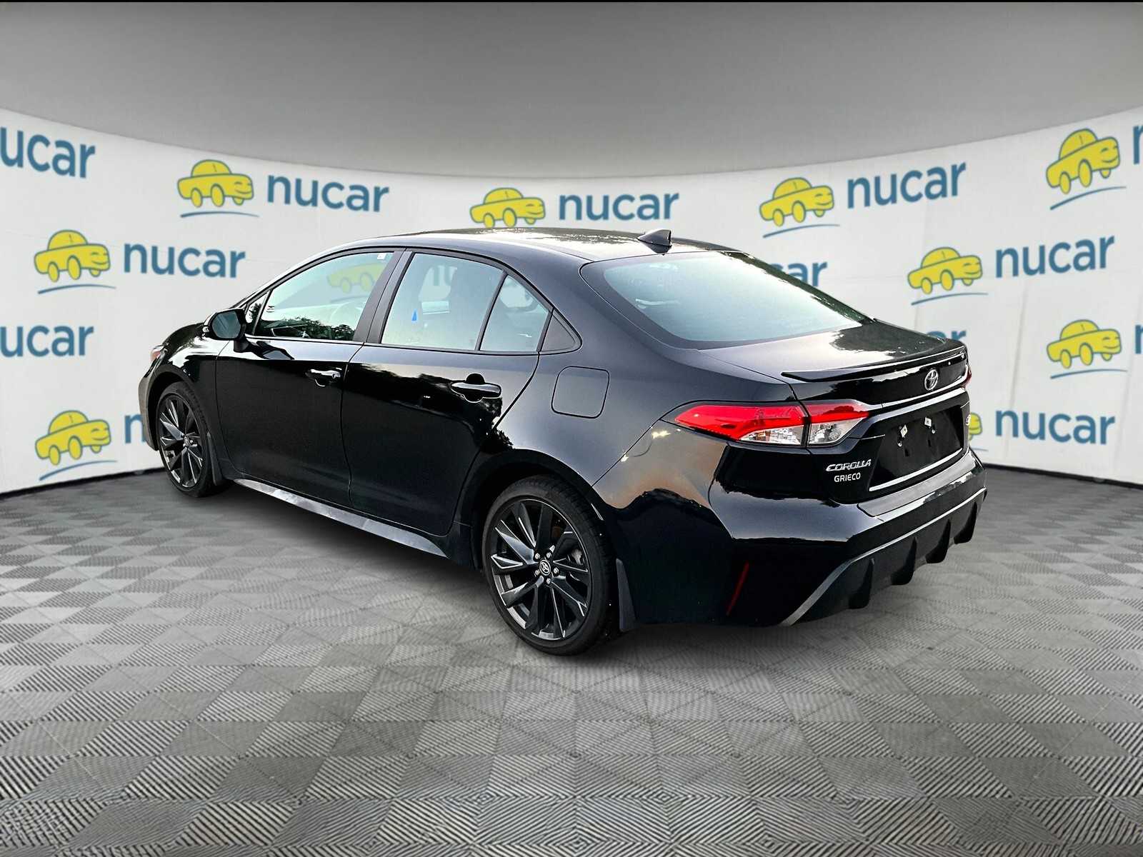 2025 Toyota Corolla SE - Photo 3