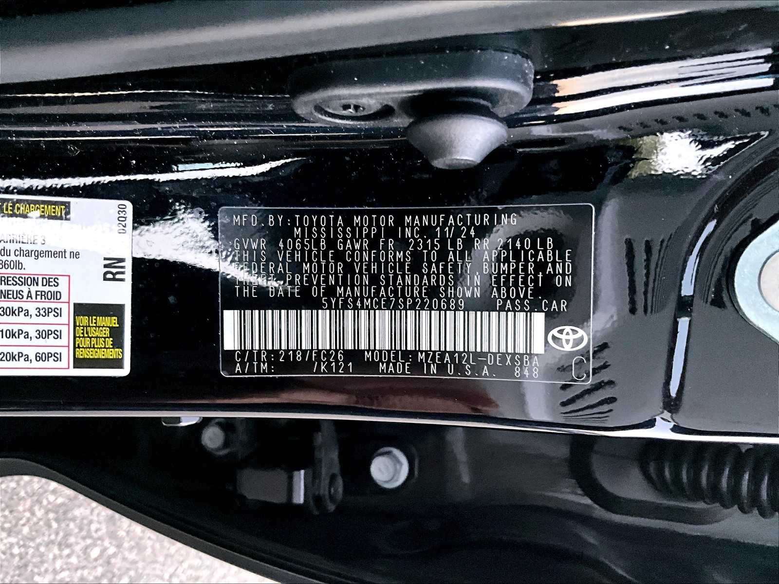 2025 Toyota Corolla SE - Photo 6