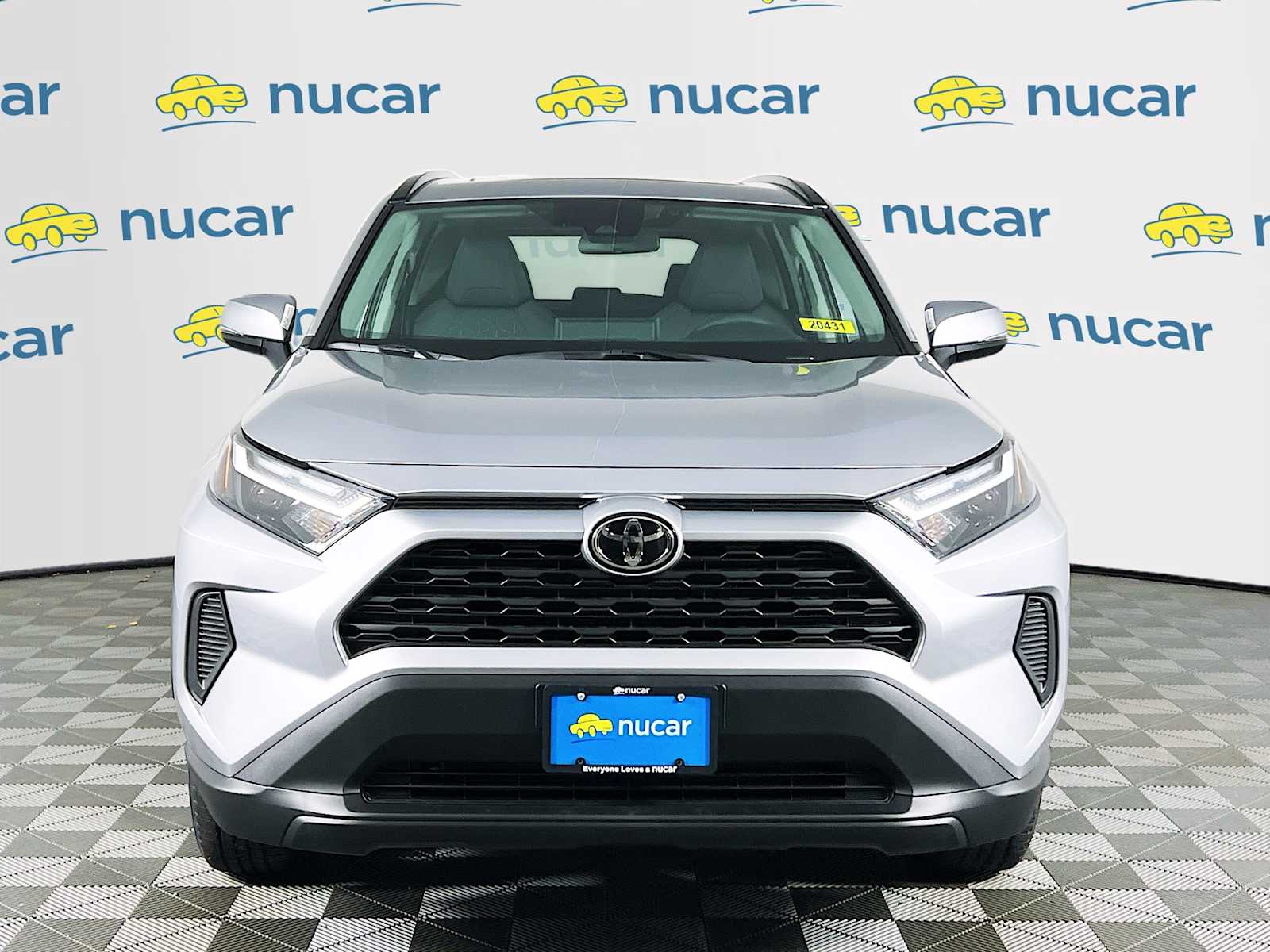 2025 Toyota RAV4 XLE - Photo 2