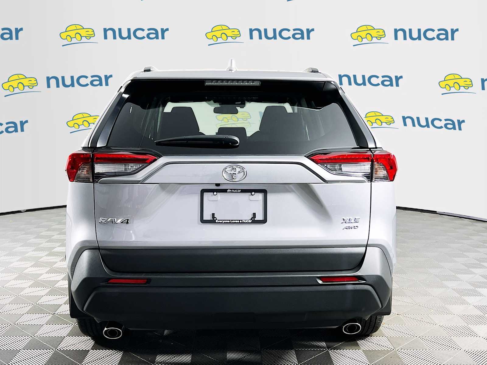 2025 Toyota RAV4 XLE - Photo 5